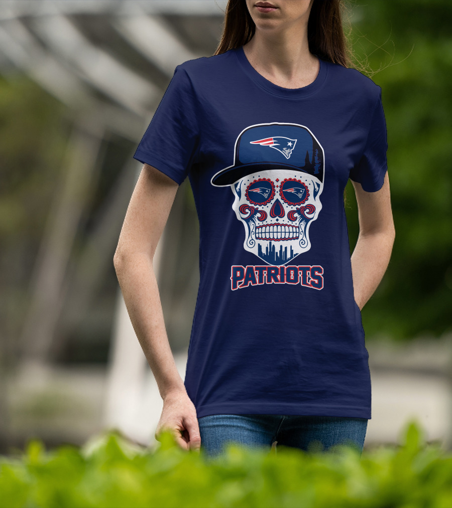 Patriots Skull Logo With Hat And City Skyline T-Shirt