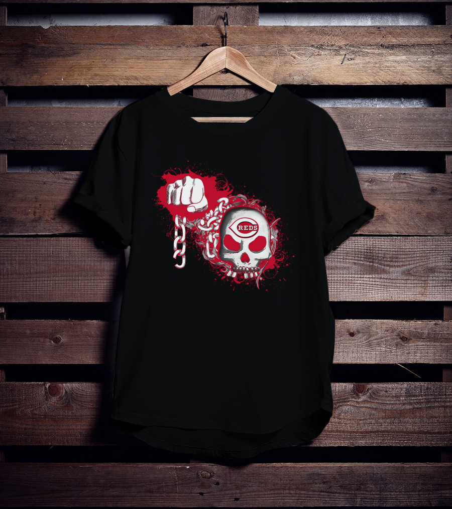 Cincinnati Reds Skull And Chain T-Shirt