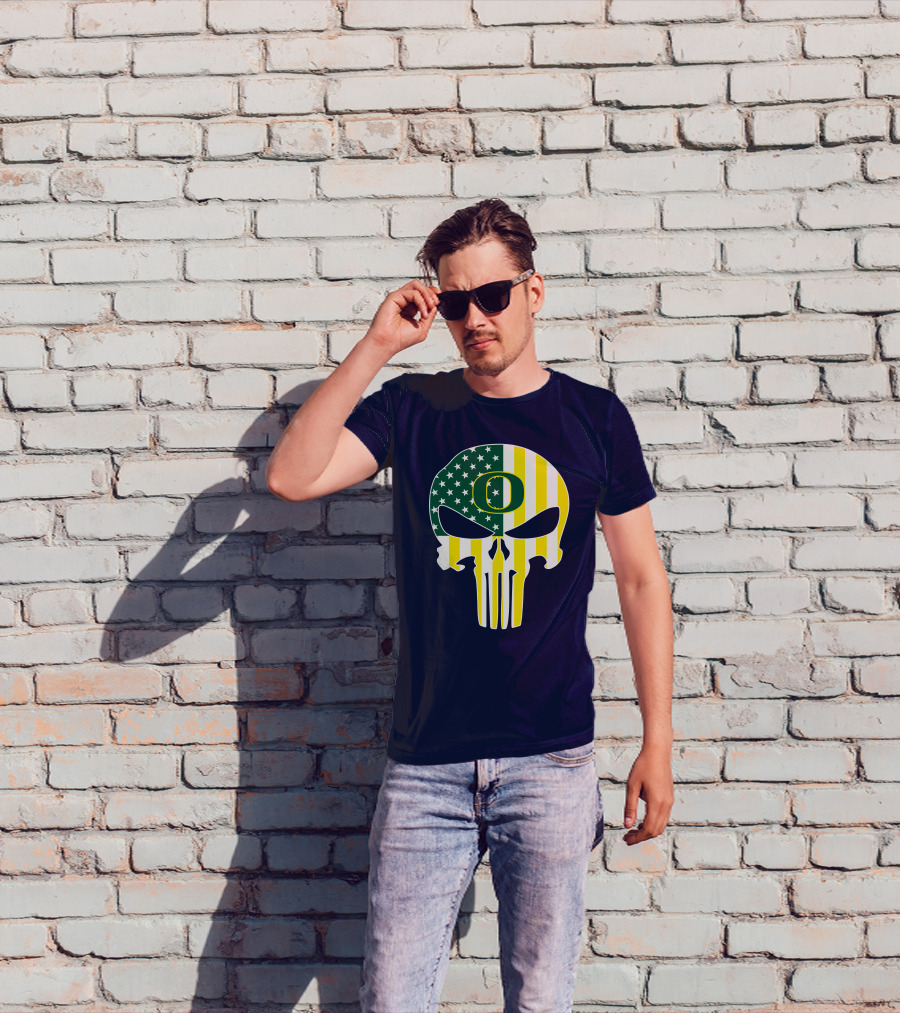 Oregon Ducks Punisher Skull American Flag T-Shirt