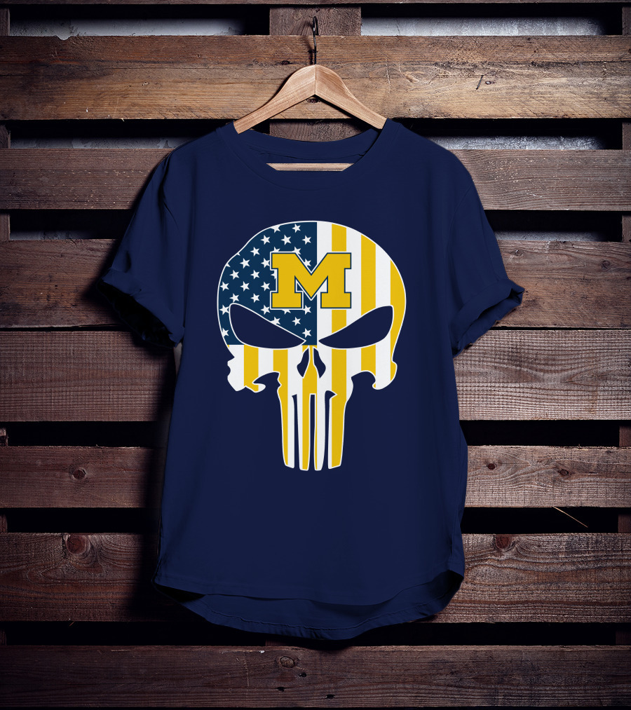 Michigan Wolverines Punisher Skull American Flag M T-Shirt