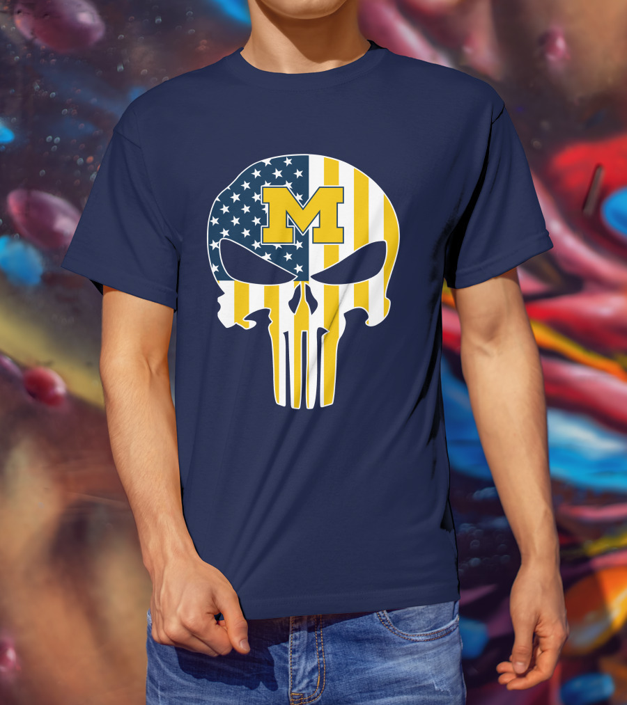 Michigan Wolverines Punisher Skull American Flag M T-Shirt