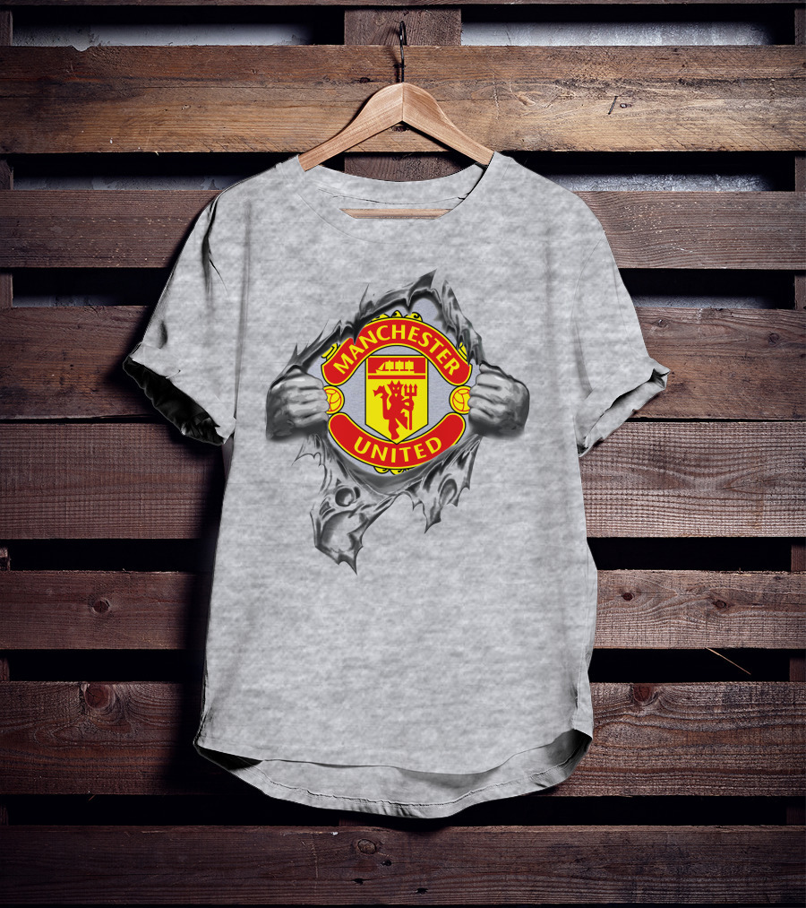 Manchester United Mu Super Fan Badge Ripped Look T-Shirt