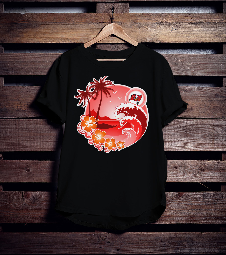 Tampa Bay Buccaneers Happy Holidays Tropical Beach Scene T-Shirt