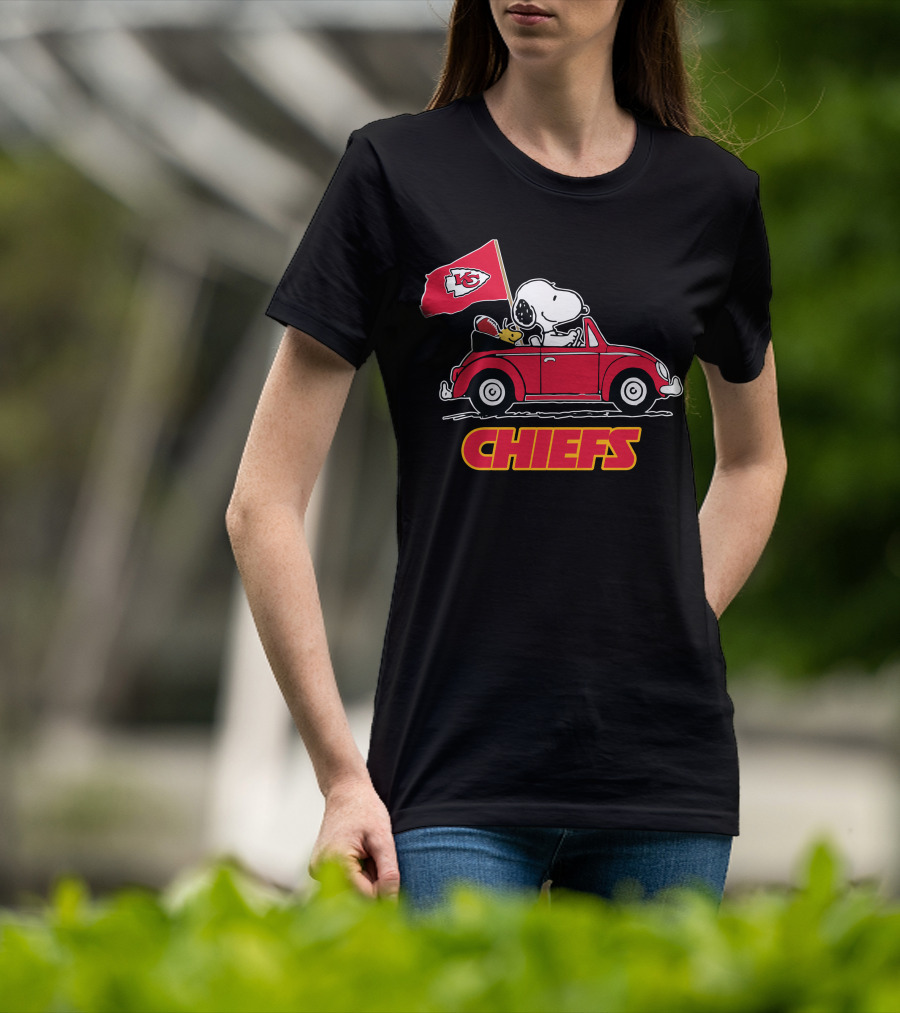 Chiefs Snoopy Driving With Kansas City Flag T-Shirt