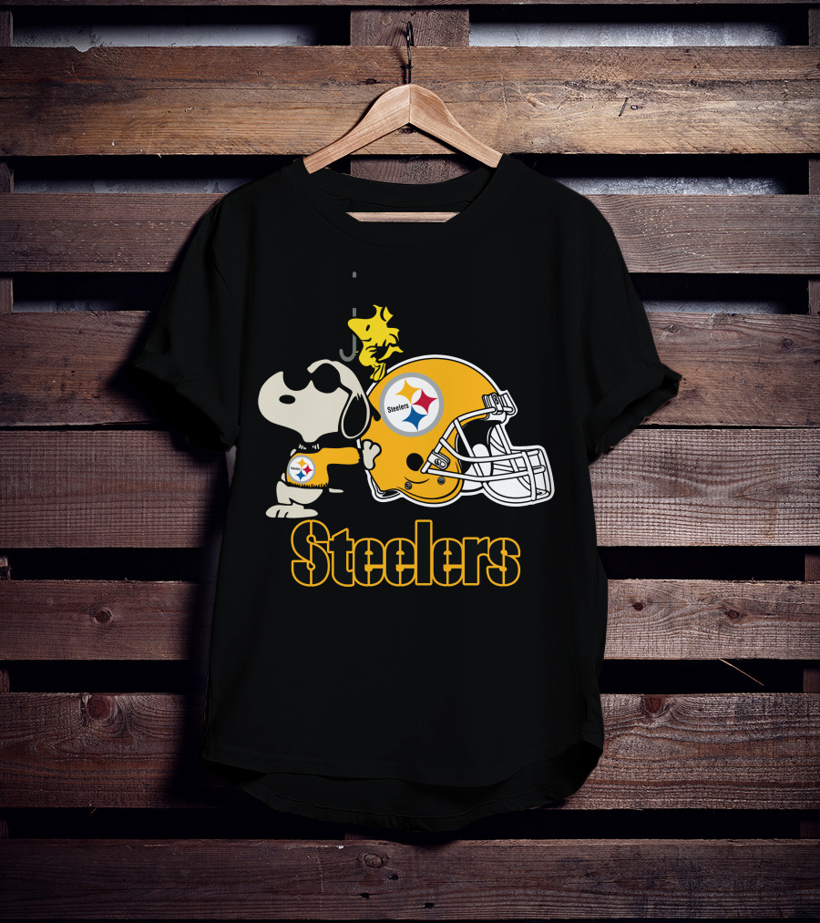 Snoopy And Woodstock With Pittsburgh Steelers Helmet T-Shirt
