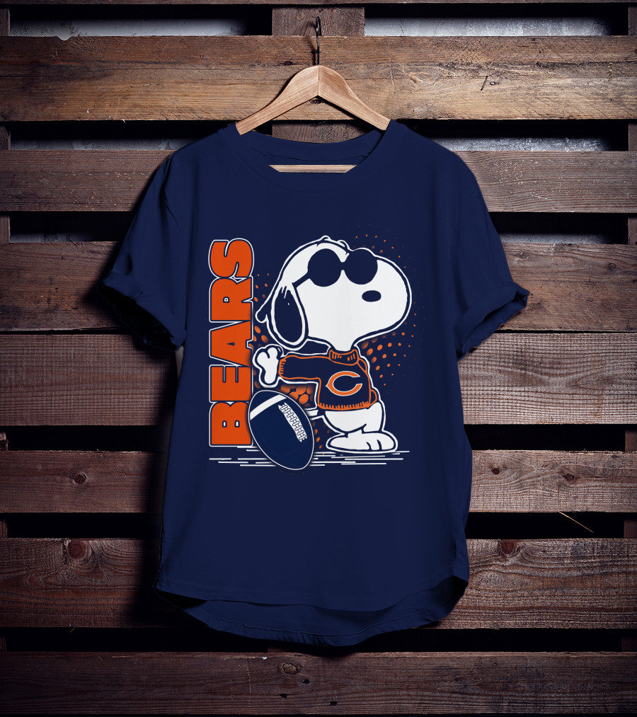 Chicago Bears Snoopy Football Sweater And Sunglasses T-Shirt