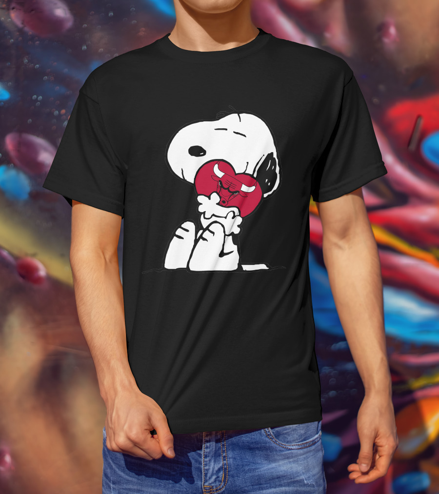 Snoopy Hugging Chicago Bulls Basketball Heart T-Shirt