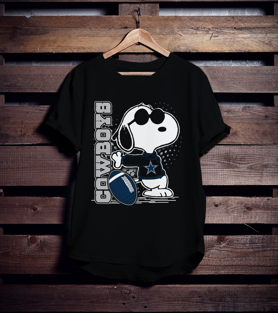 Cowboys Dallas Snoopy Football T-Shirt