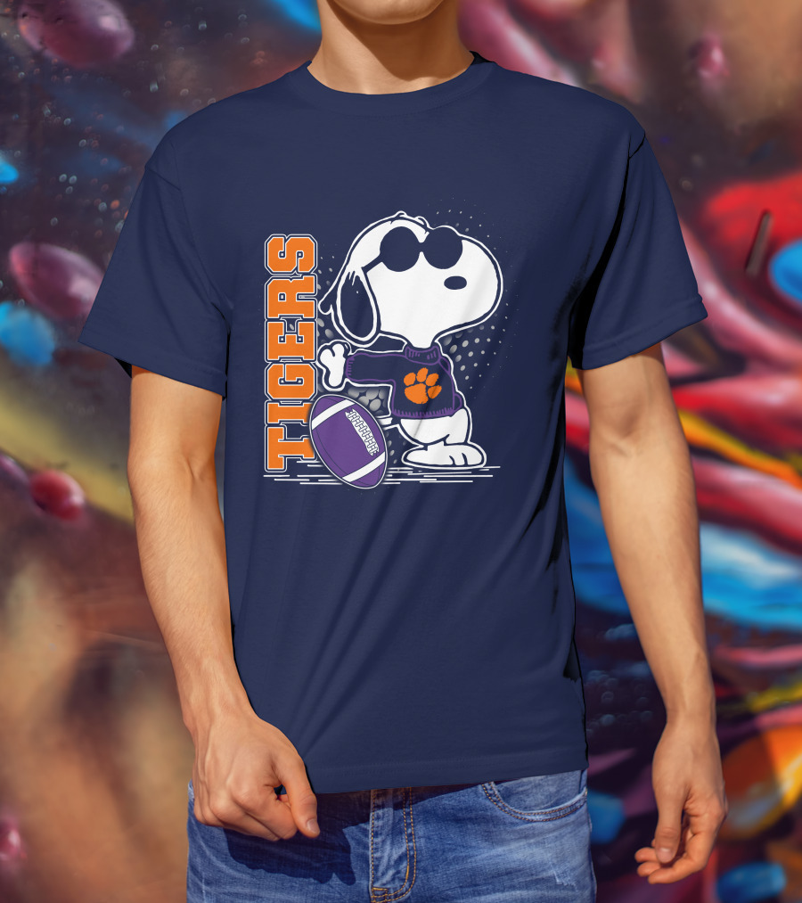 Tigers Snoopy Clemson Football Paw Print T-Shirt