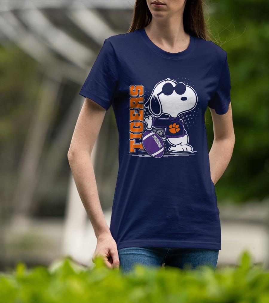 Tigers Snoopy Clemson Football Paw Print T-Shirt