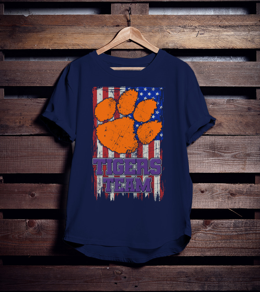 Clemson Tigers Team American Flag Paw Print T-Shirt