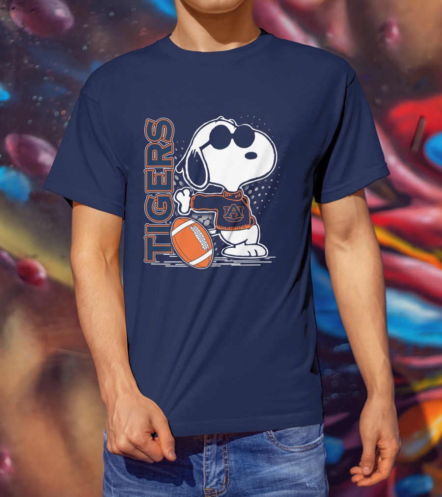 Snoopy Auburn Tigers Football T-Shirt