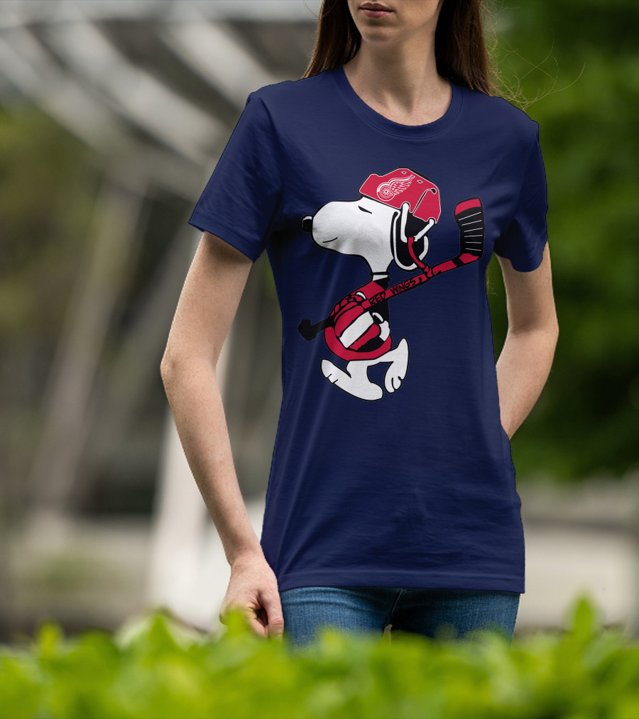 Snoopy Detroit Red Wings Hockey Enthusiast T-Shirt