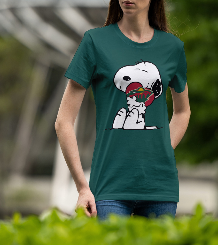 Snoopy Holding Minnesota Wild Heart T-Shirt