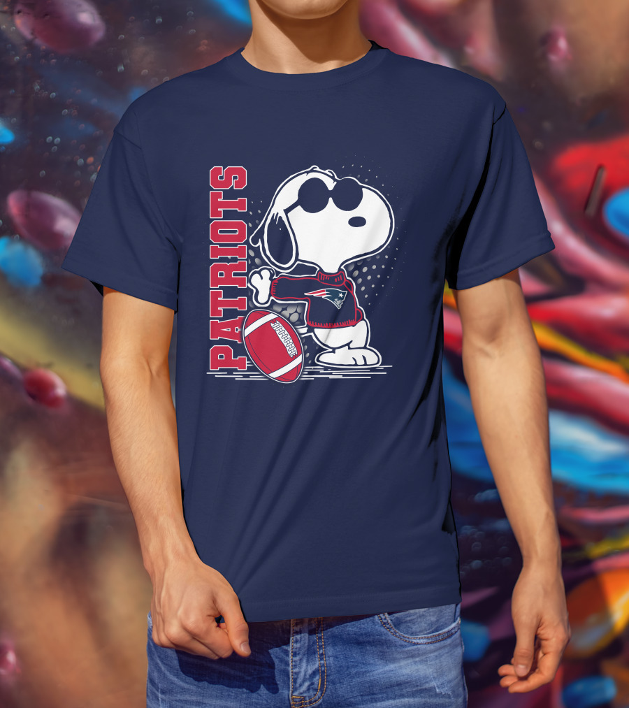 Patriots New England Football Snoopy T-Shirt