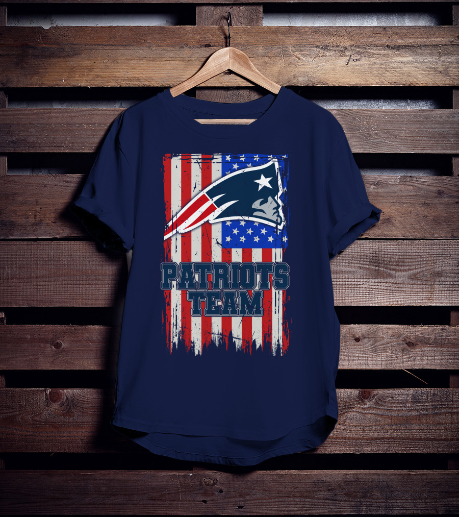 New England Patriots Team Logo With American Flag T-Shirt