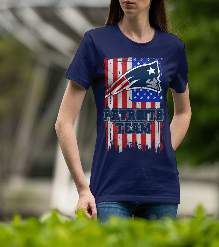 New England Patriots Team Logo With American Flag T-Shirt