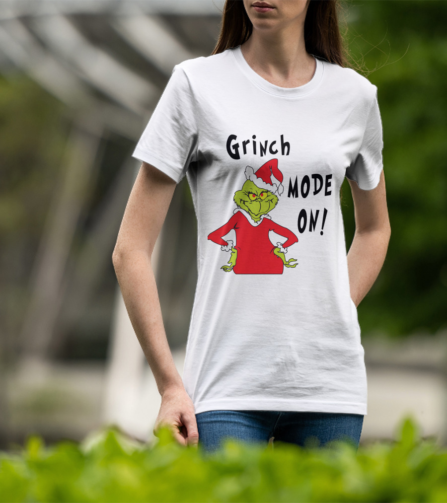Grinch Mode On Santa Hat Red T-Shirt