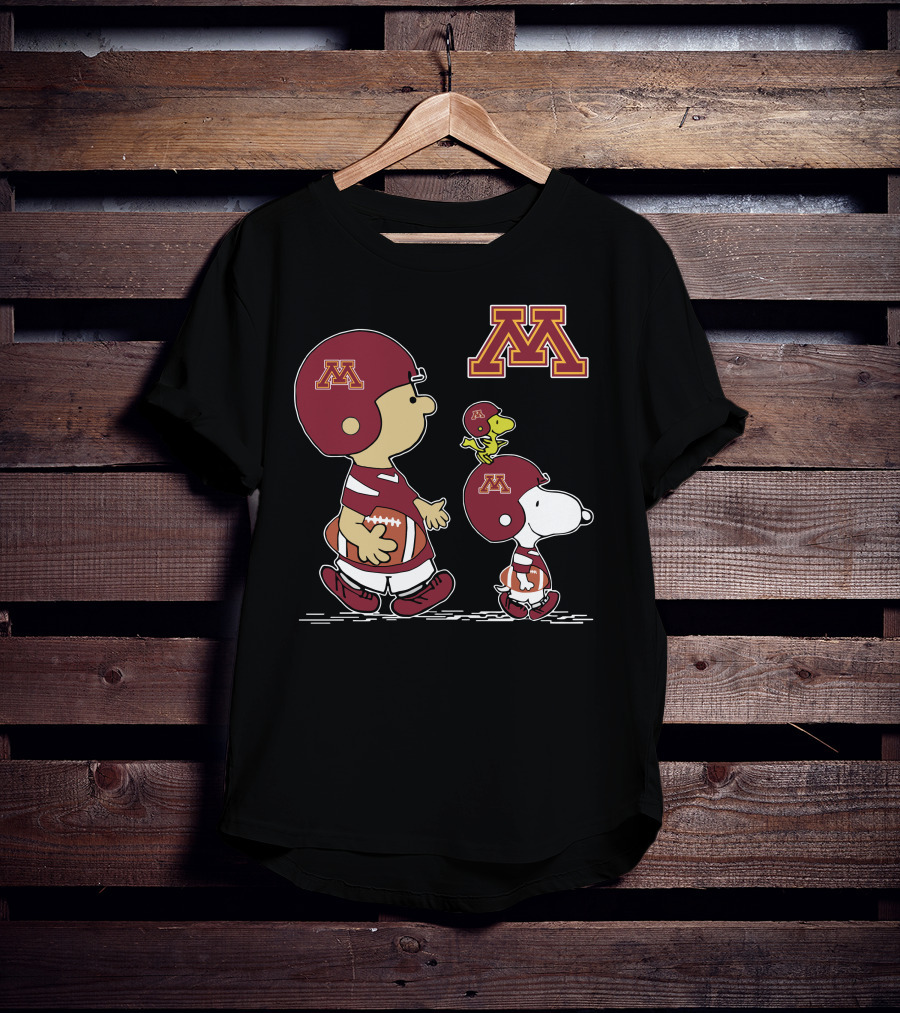Minnesota Golden Gophers Charlie Brown Snoopy Football Player Helmets T-Shirt