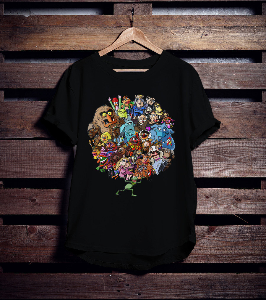 Muppets World Of Friendship Characters In Vibrant Group Circle T-Shirt