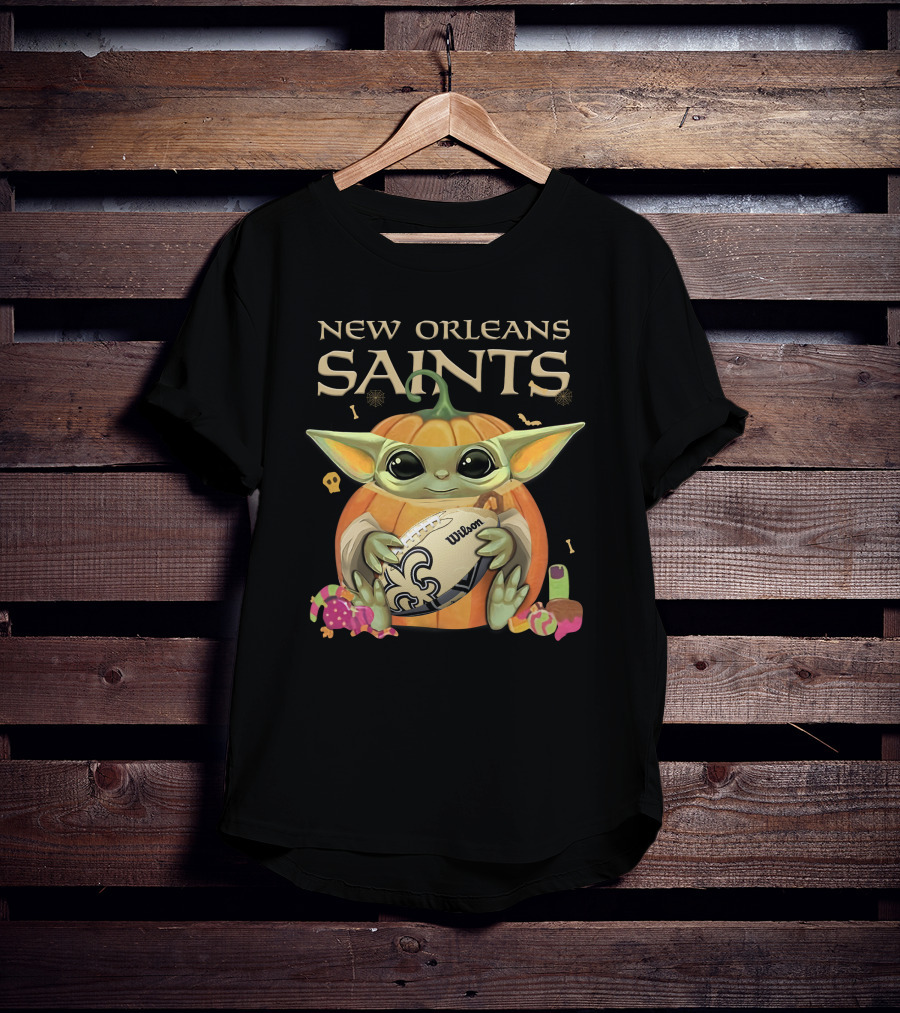 Yoda New Orleans Saints Halloween Football Pumpkin Wilson Ball T-Shirt