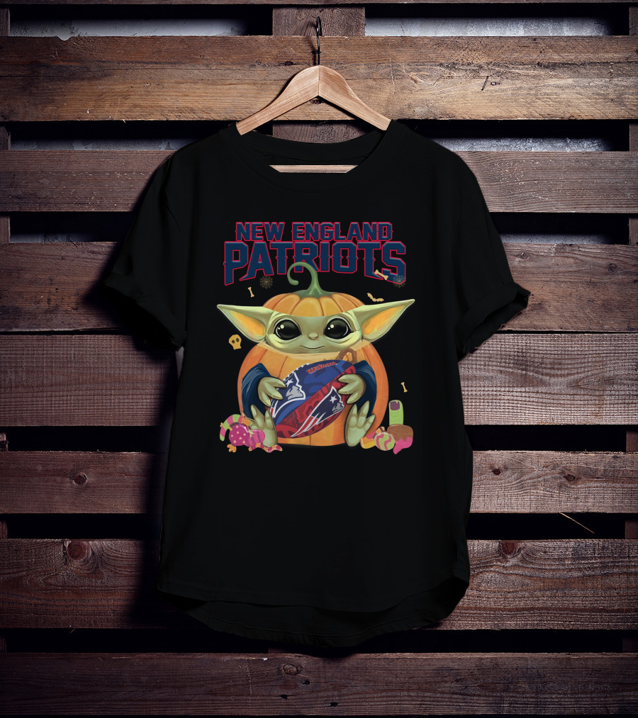 New England Patriots Nfl Football Baby Yoda Pumpkin Halloween T-Shirt