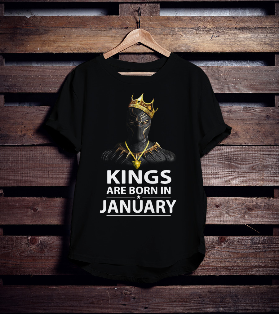 Kings Are Born In January Black Panther With Crown And Necklace T-Shirt