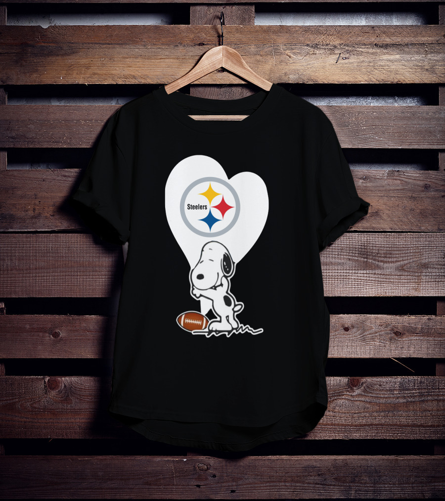 Pittsburgh Steelers Snoopy Heart And Football T-Shirt