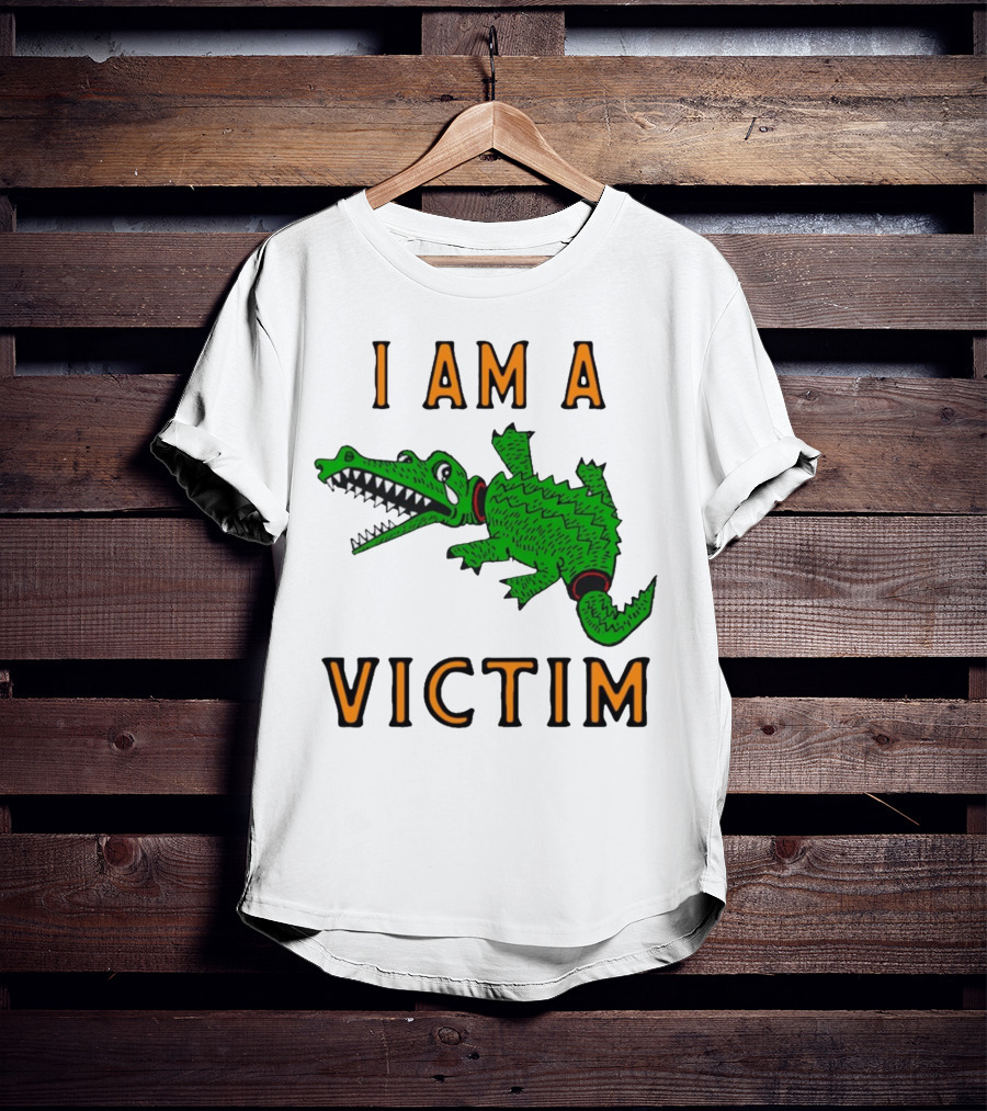 I Am A Victim Green Crocodile Cartoon T-Shirt