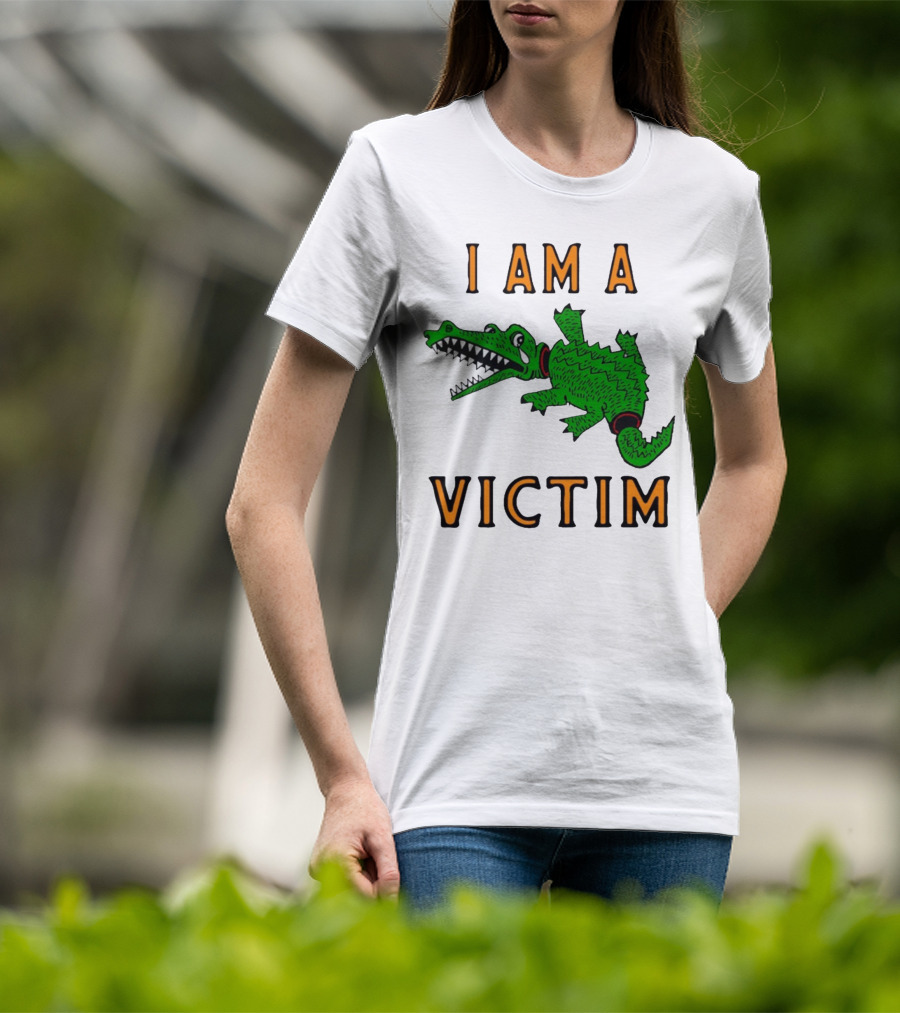 I Am A Victim Green Crocodile Cartoon T-Shirt