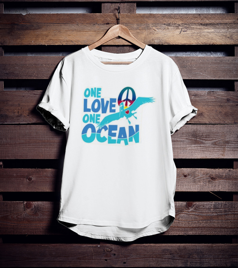 Musician Jimmy Buffett One Love One Ocean Peace Symbol Bird Heart T-Shirt