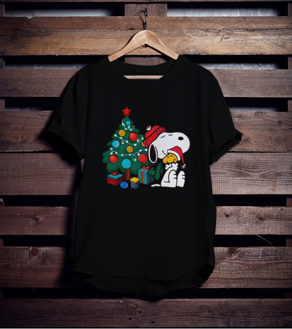 Snoopy And Woodstock Celebrating Christmas By The Tree T-Shirt