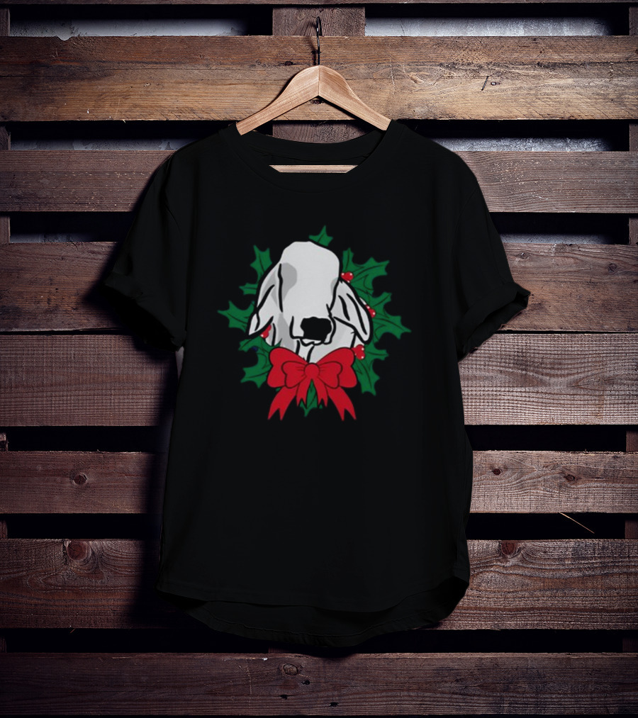 Brahman Cow Head With Festive Christmas Wreath And Bow T-Shirt