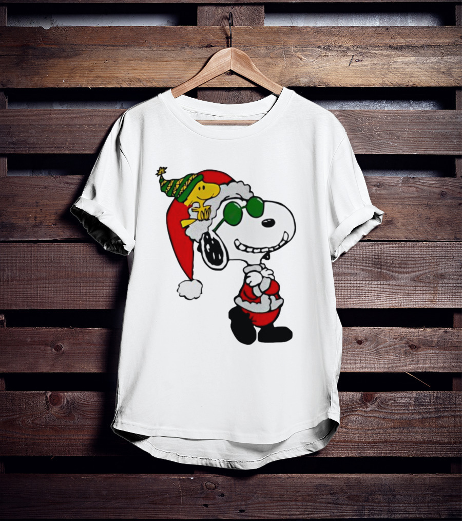 Snoopy And Woodstock Peanuts Merry Christmas Santa Hat And Sunglasses T-Shirt