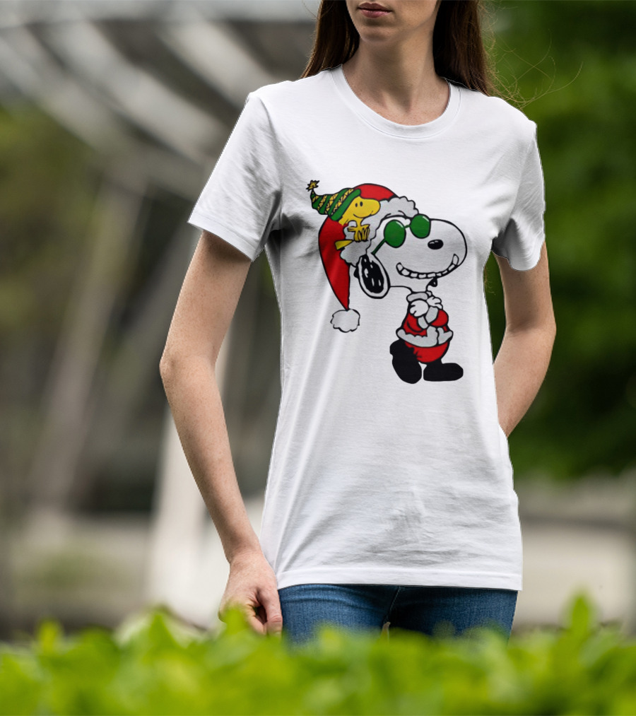 Snoopy And Woodstock Peanuts Merry Christmas Santa Hat And Sunglasses T-Shirt