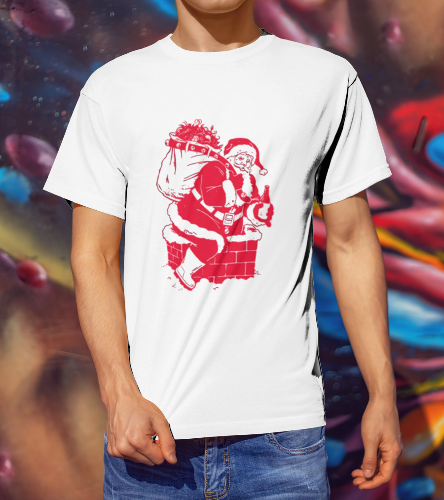 Santa Claws Funny Cat Christmas Beer Chimney Scene T-Shirt