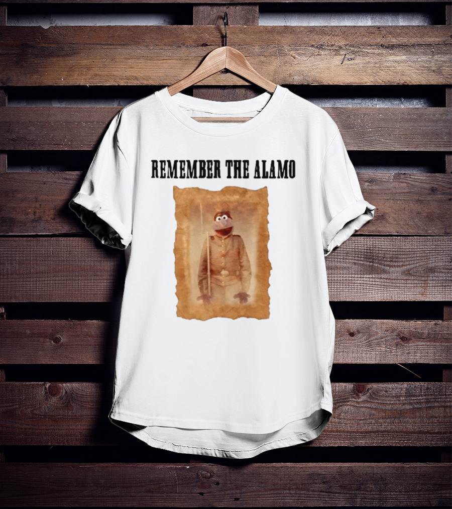 Lucca International Remember The Alamo Historical Muppet Soldier T-Shirt