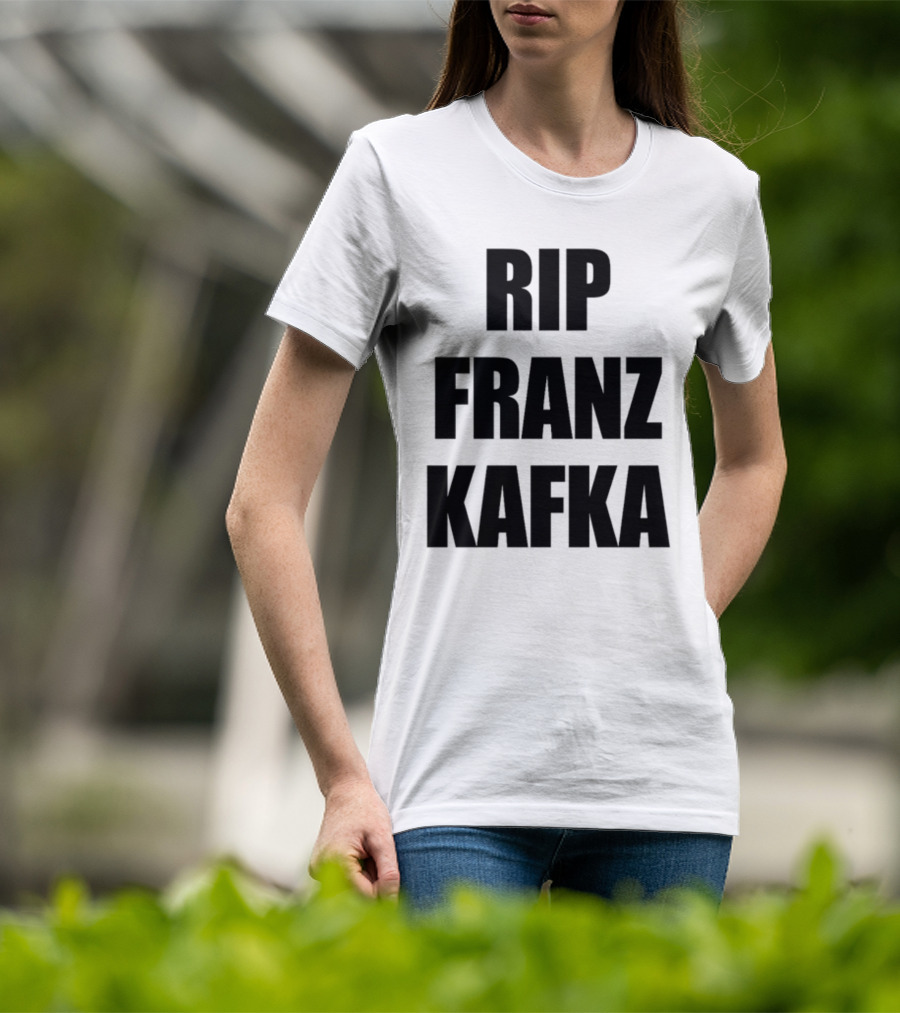 Gatamiseravel RIP Franz Kafka T-Shirt