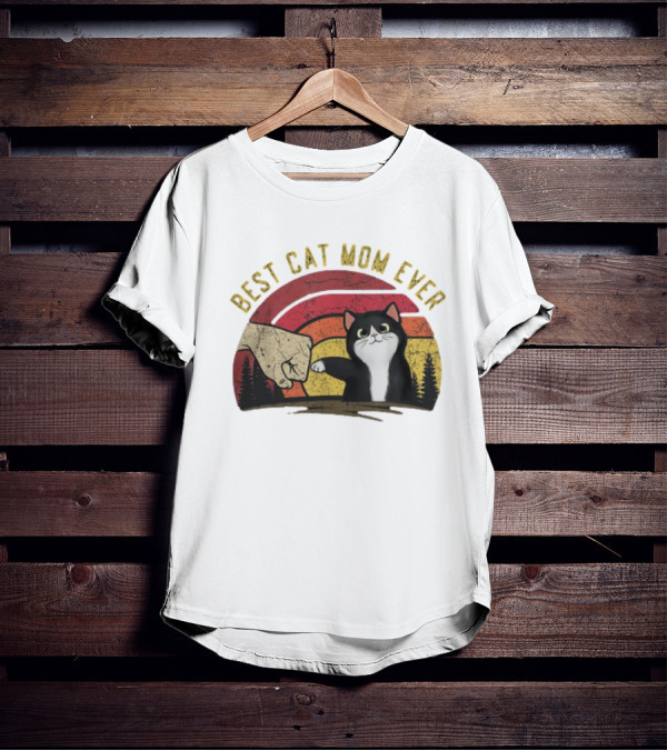 Best Cat Mom Ever Vintage Rainbow Sunset Fist Bump Cat T-Shirt