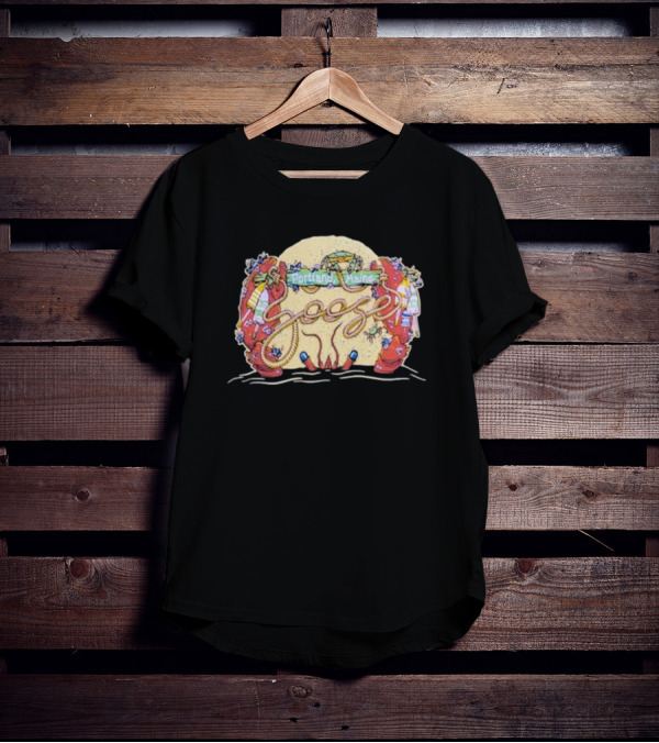 Portland Maine Goose Lobster And Lighthouse Scene T-Shirt