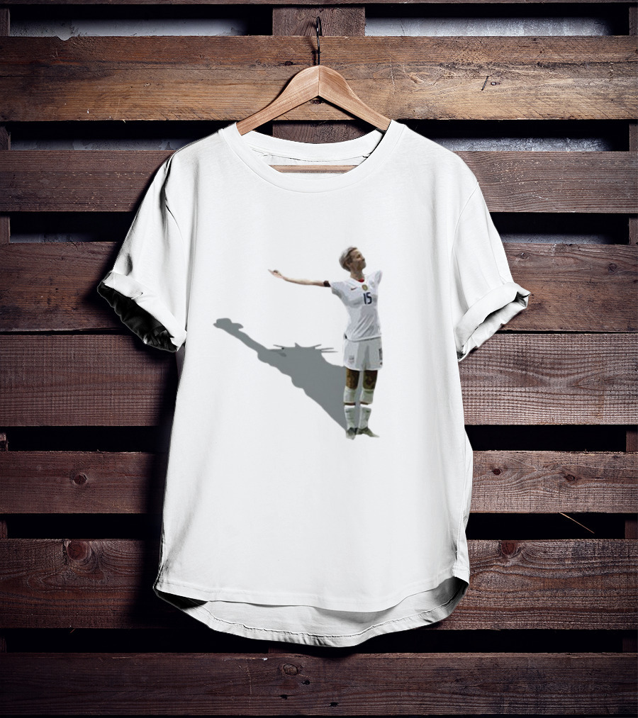 Megan Rapinoe Women's Soccer USA Celebration Statue Of Liberty Shadow T-Shirt