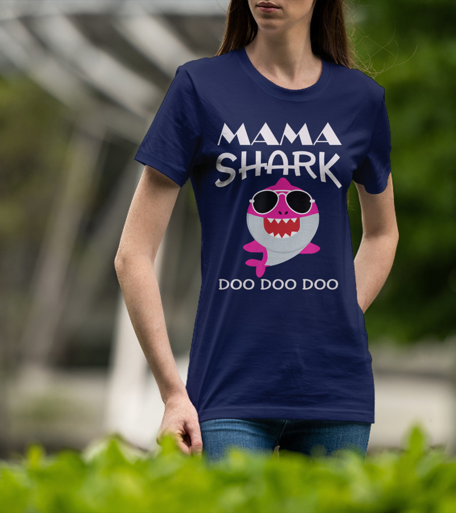 Mama Shark Doo Doo Doo Sunglasses Cartoon T-Shirt