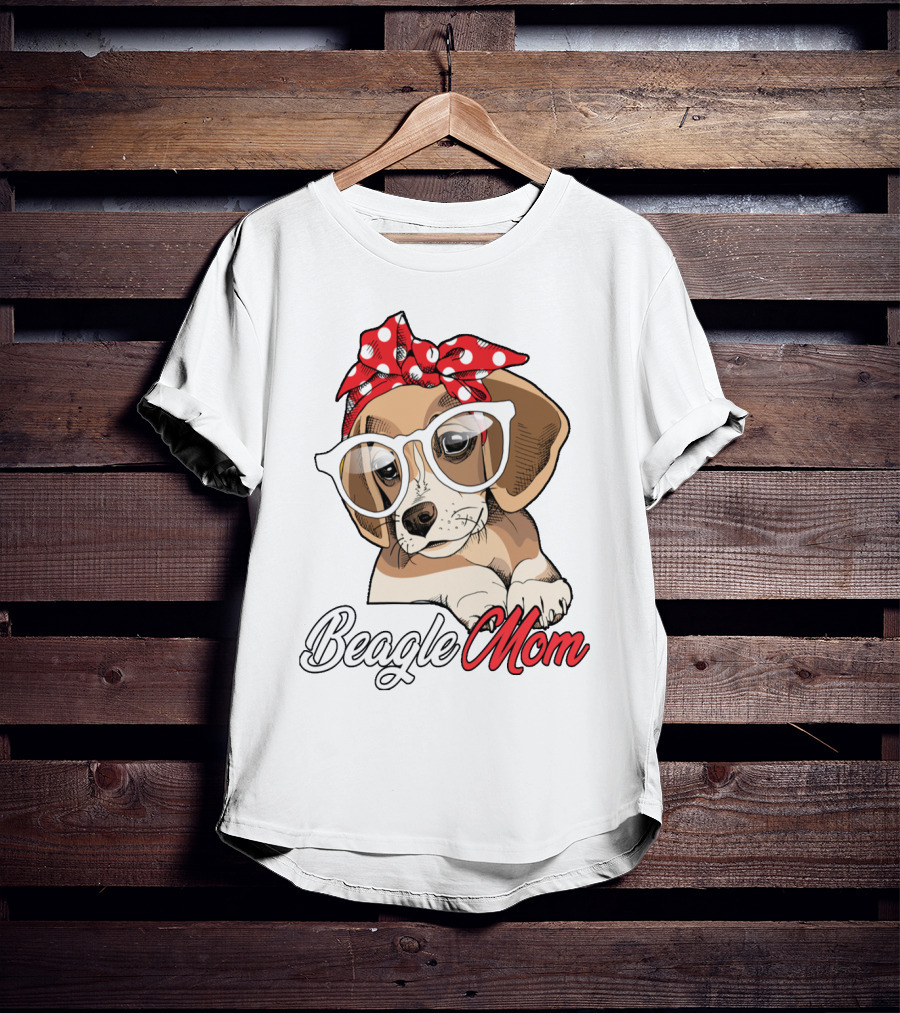 Beagle Mom Cute Beagle Dog With Glasses And Red Polka Dot Bandana T-Shirt