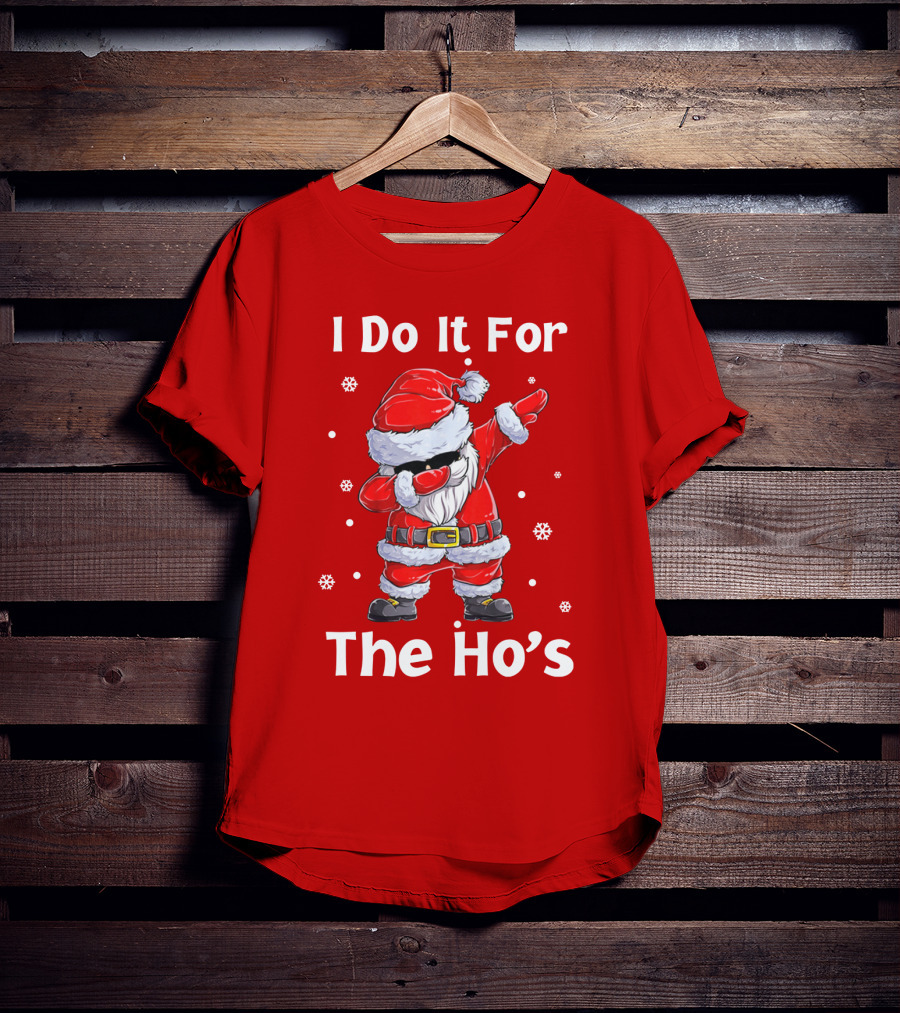 Dabbing Santa I Do It For The Ho's Christmas Outfit With Snowflakes T-Shirt
