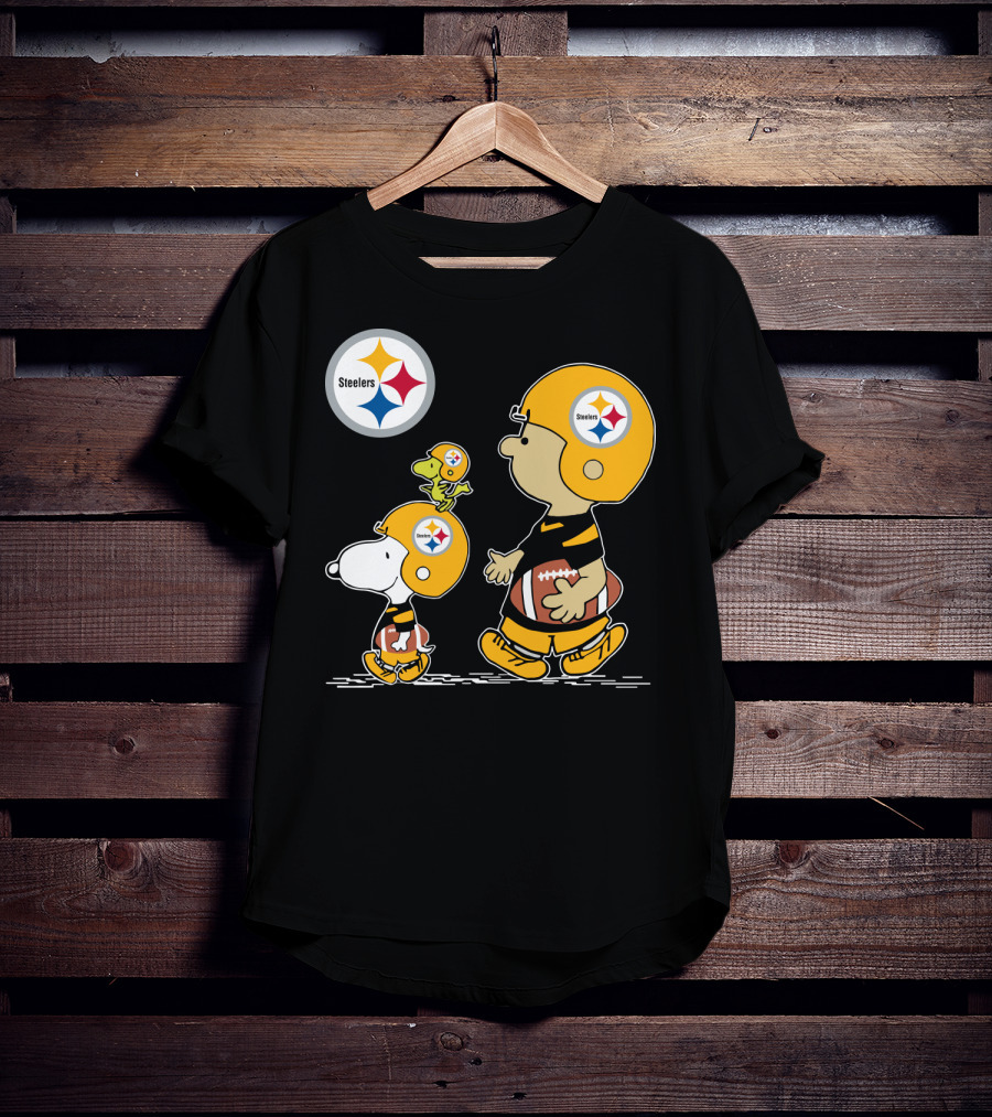 Steelers Christmas Peanuts Cute Football Charlie Brown Snoopy Woodstock T-Shirt