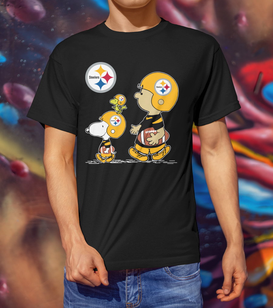 Steelers Christmas Peanuts Cute Football Charlie Brown Snoopy Woodstock T-Shirt