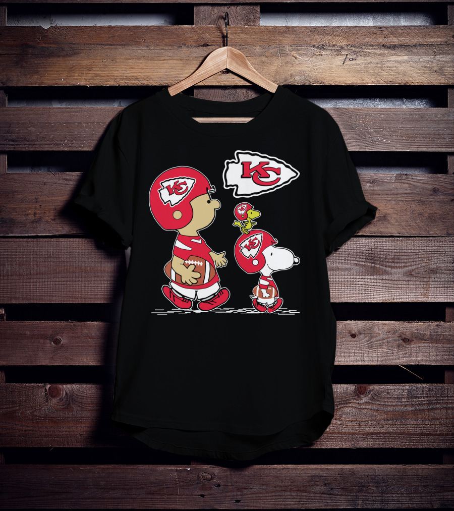 Kansas City Chiefs Christmas Peanuts Cute Football Characters T-Shirt