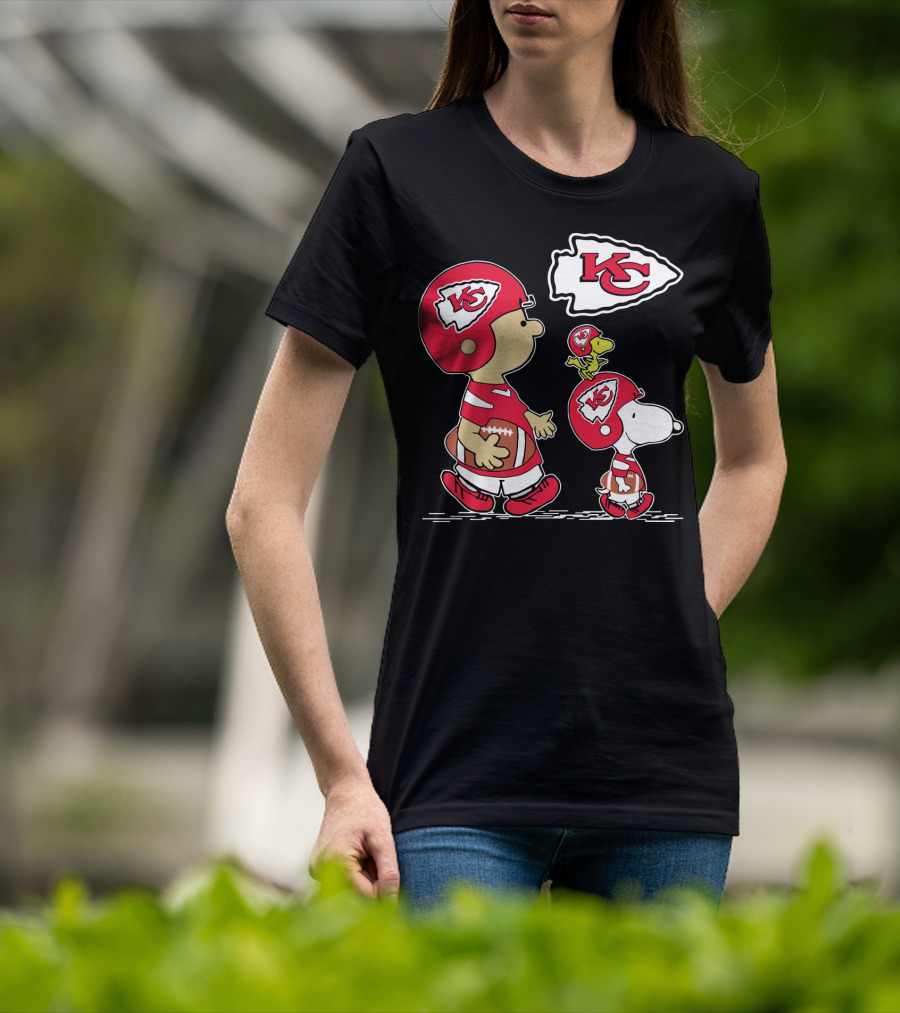 Kansas City Chiefs Christmas Peanuts Cute Football Characters T-Shirt