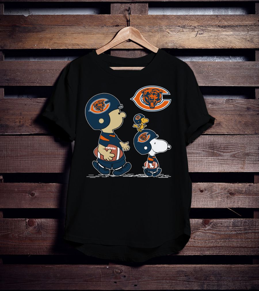 Chicago Bears Football Peanuts Christmas Snoopy Woodstock Helmet T-Shirt