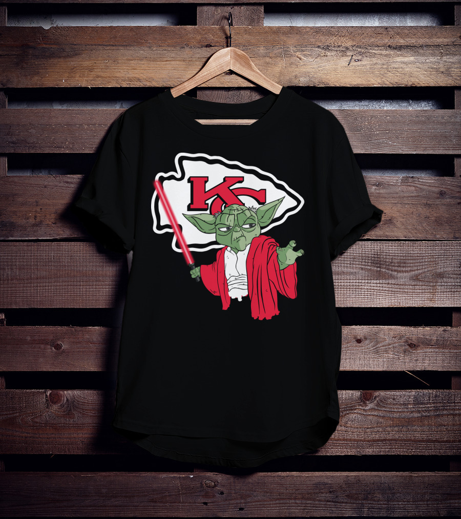 Kansas City Chiefs Yoda Lightsaber Fan T-Shirt